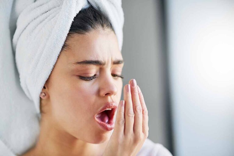 Piorrea y mal aliento: bacterias en encías y tratamiento periodontal