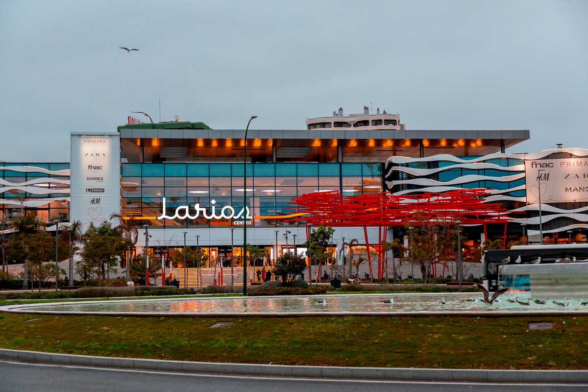 clínica dental Palomo Luque Avenida de la Aurora Málaga centro comercial larios